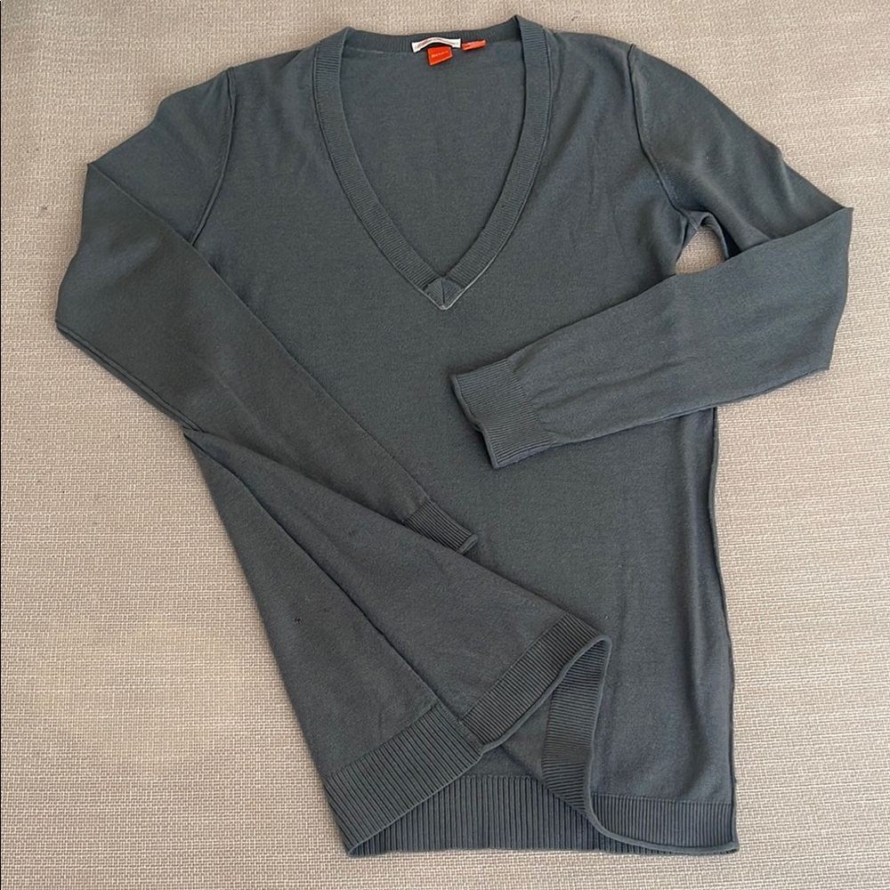 Men's Gray V-Neck Sweater